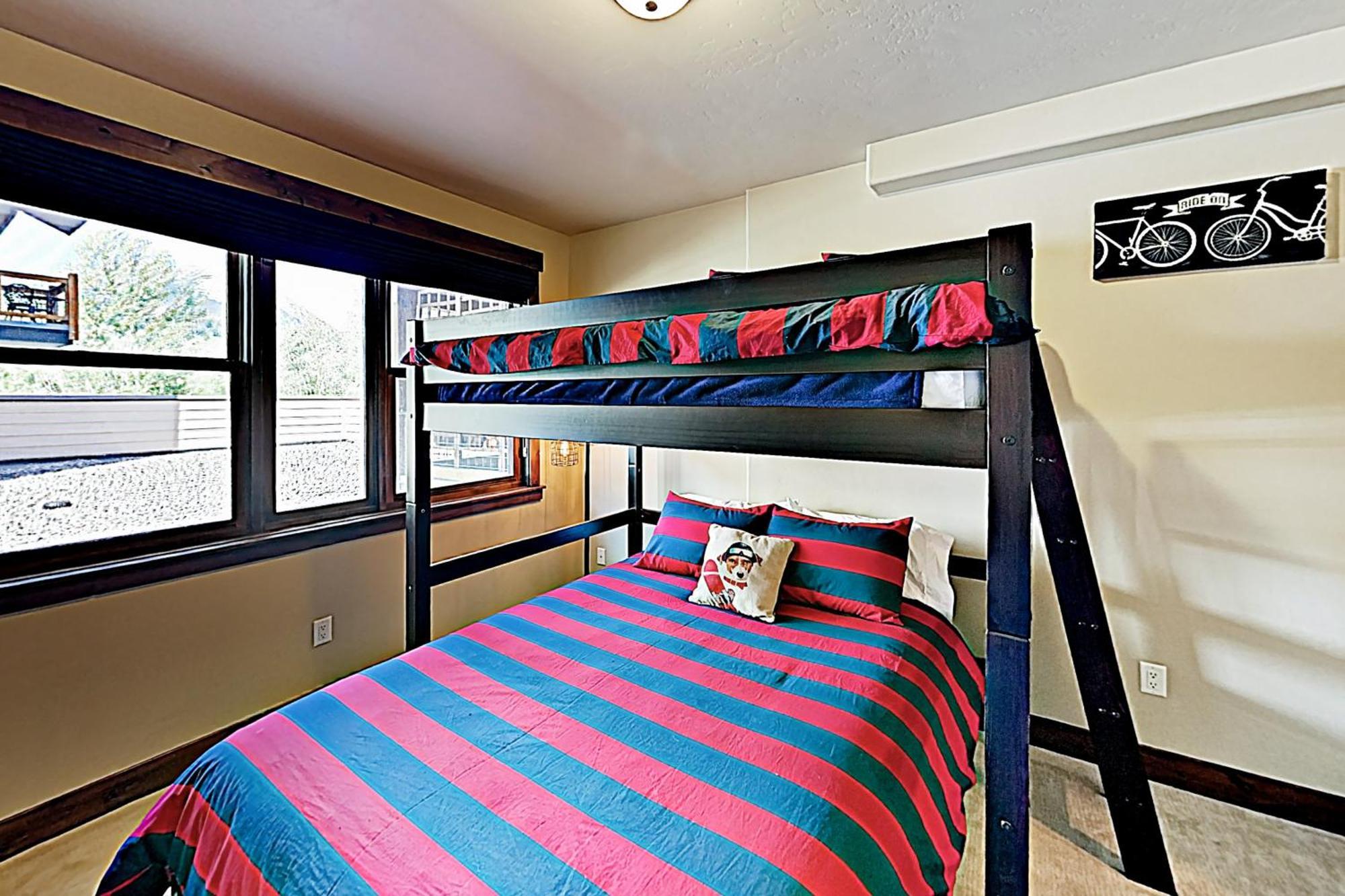 Riverfront Retreat & River'S Edge Townhome Silverthorne Room photo